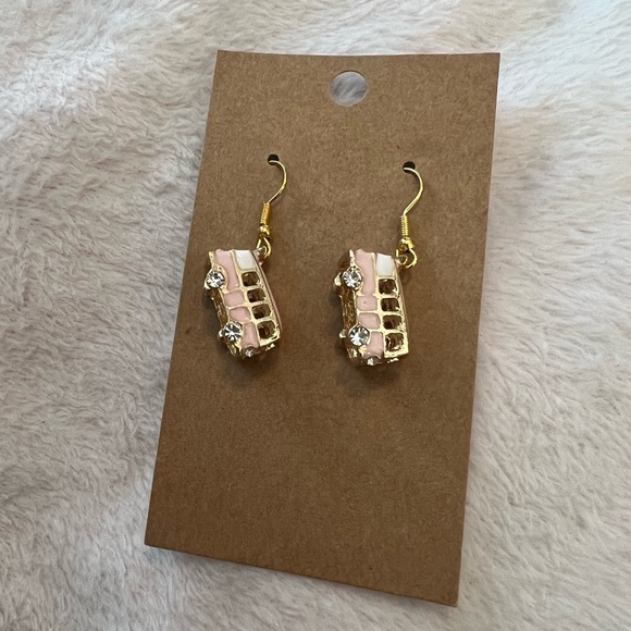 3D Volkswagen VW Bus earrings - Picture 2 of 3